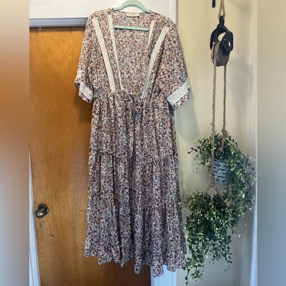 Floral and lace tiered maxi kimono Arula/ A Beautiful Soul size 1XL